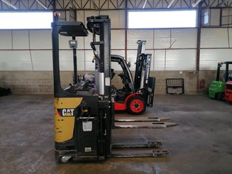 Stoccatori con pedana Caterpillar NSR20N