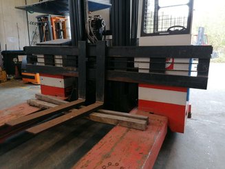 Carrello elevatore laterale multidirezionale Combilift ESA30