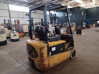 Carrello elevatore frontale a 3 ruote Caterpillar EP18KT - 2