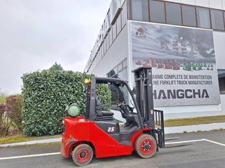 Carrello elevatore frontale a 4 ruote Hangcha XF25G