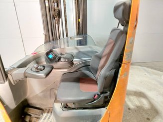 Carrelli retrattili BT RRE 160 - 9