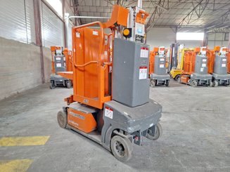 Navicella a gruppo di sollevamento verticale JLG TOUCAN DUO