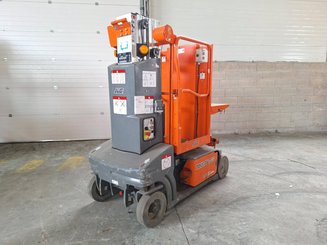 Navicella a gruppo di sollevamento verticale JLG TOUCAN DUO