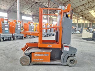 Navicella a gruppo di sollevamento verticale JLG TOUCAN DUO