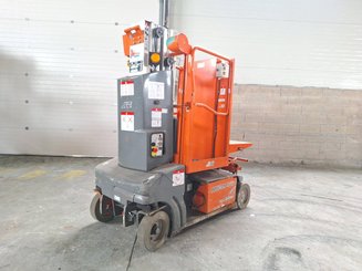 Navicella a gruppo di sollevamento verticale JLG TOUCAN DUO