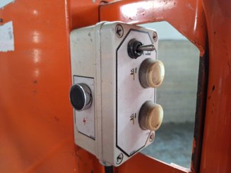 Navicella a gruppo di sollevamento verticale JLG TOUCAN DUO
