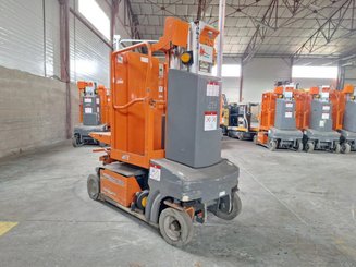 Navicella a gruppo di sollevamento verticale JLG TOUCAN DUO