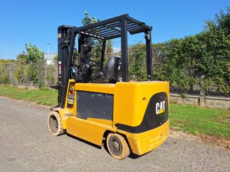 Carrello elevatore frontale a 4 ruote Caterpillar EC55N