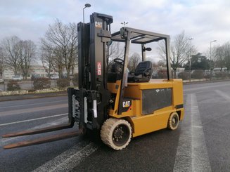 Carrello elevatore frontale a 4 ruote Caterpillar EC55N - 1