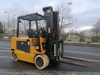 Carrello elevatore frontale a 4 ruote Caterpillar EC55N - 1