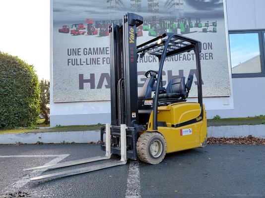Carrelli elevatori elettrici Yale ERP16VT - 1