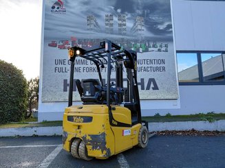 Carrelli elevatori elettrici Yale ERP16VT