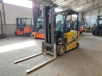 Carrelli elevatori elettrici Yale ERP30VL