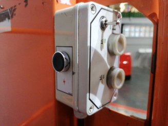 Navicella a gruppo di sollevamento verticale JLG TOUCAN DUO