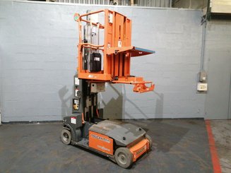 Navicella a gruppo di sollevamento verticale JLG TOUCAN DUO