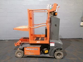 Navicella a gruppo di sollevamento verticale JLG TOUCAN DUO