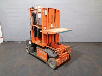 Navicella a gruppo di sollevamento verticale JLG TOUCAN DUO