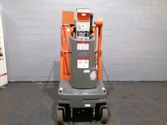 Navicella a gruppo di sollevamento verticale JLG TOUCAN DUO