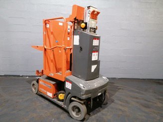 Navicella a gruppo di sollevamento verticale JLG TOUCAN DUO