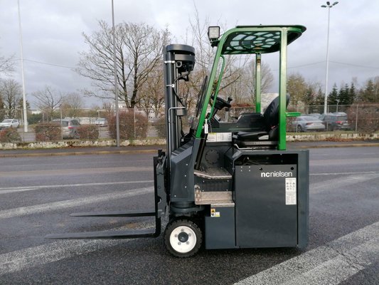 Carrelli multidirezionali Combilift CBE2500 - 1