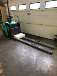 Transpallet con pedana Mitsubishi PBF25N3R MITSUBISHI