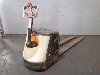 Transpallet guida in accompagnamento Crown WP3020