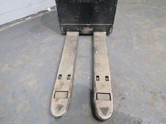 Transpallet guida in accompagnamento Crown WP2320 - 7