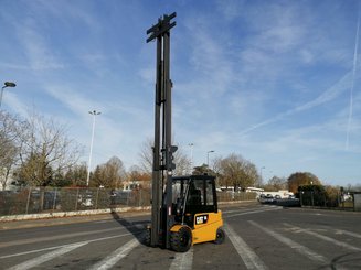 Carrello elevatore frontale a 4 ruote Caterpillar EP50 - 1