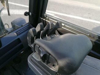 Carrello elevatore frontale a 4 ruote Caterpillar EP50 - 8