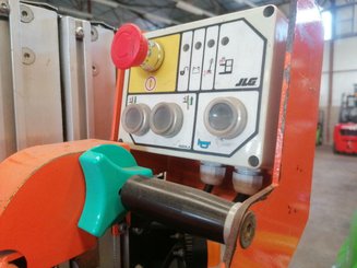 Navicella a gruppo di sollevamento verticale JLG TOUCAN DUO