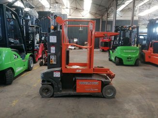Navicella a gruppo di sollevamento verticale JLG TOUCAN DUO