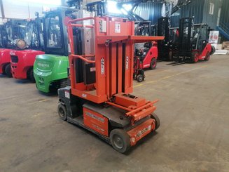 Navicella a gruppo di sollevamento verticale JLG TOUCAN DUO