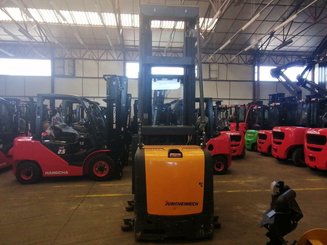Carrelli commissionatori combinato Jungheinrich EKS312