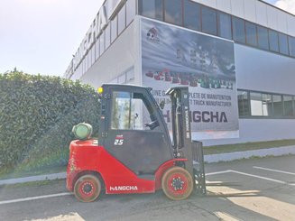 Carrello elevatore frontale a 4 ruote Hangcha XF25G