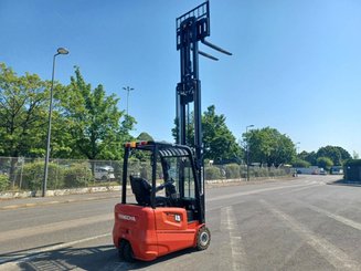 Carrello elevatore frontale a 3 ruote Hangcha A3W18