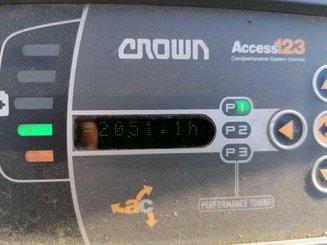 Transpallet con pedana Crown RT4000