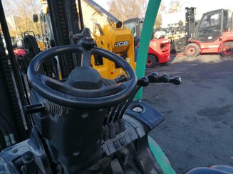 Carrello elevatore frontale a 4 ruote Caterpillar GP30N - 3