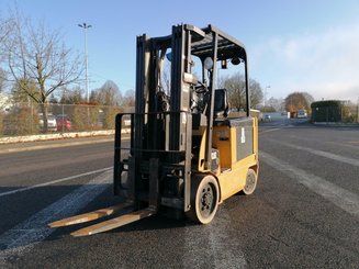 Carrello elevatore frontale a 4 ruote Caterpillar EC25