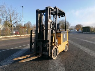 Carrello elevatore frontale a 4 ruote Caterpillar EC25 - 1