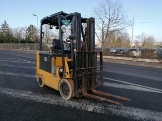 Carrello elevatore frontale a 4 ruote Caterpillar EC25 - 1