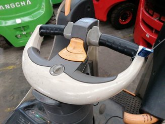 Transpallet guida in accompagnamento Crown WT3040 - 8