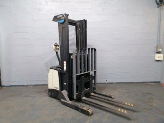 Carrello stoccatore a razze larghe Crown SHR5520-1.1