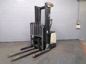 Carrello stoccatore a razze larghe Crown SHR5520-1.1