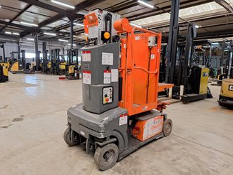 Navicella a gruppo di sollevamento verticale JLG TOUCAN DUO
