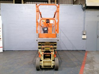 Piattaforma a pantografo JLG 2030ES
