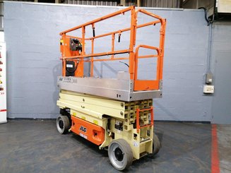Piattaforma a pantografo JLG 2030ES