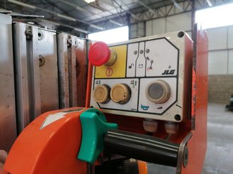 Navicella a gruppo di sollevamento verticale JLG TOUCAN DUO