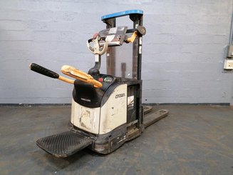 Stoccatori con piattaforma Crown DT3040 - 2