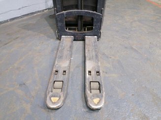 Stoccatori con piattaforma Crown DT3040