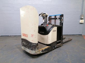 Stoccatori con piattaforma Crown DT3040